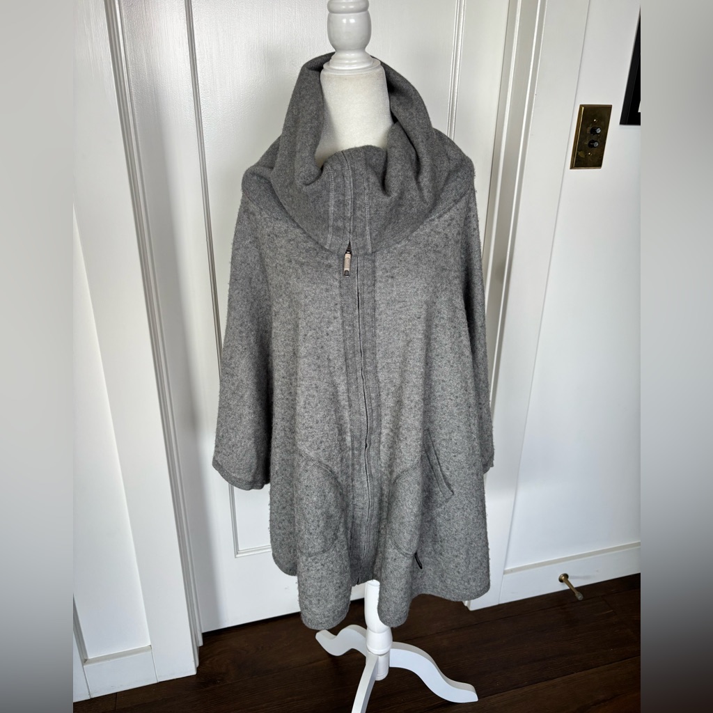 Overland 100% Cashmere Regina Cape #0901